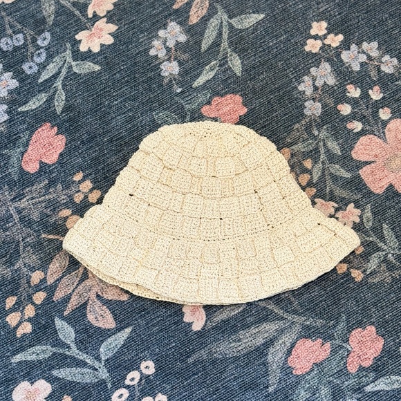 Cleobella Rory Crochet Hat - Picture 2 of 3